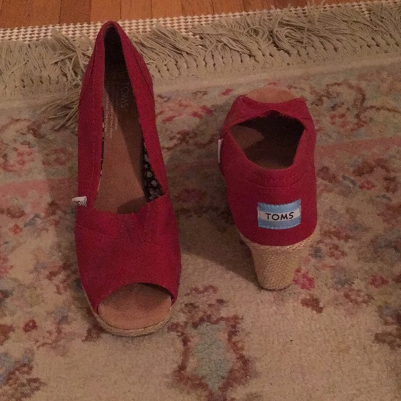 Red Toms espadrilles - Picture 2 of 3